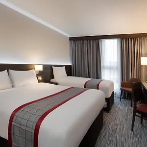 Ramada By Wyndham Leeds East Hotel